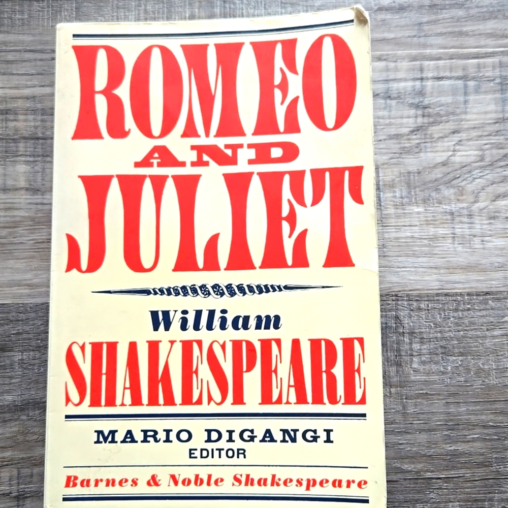 Romeo And Juliet Softcover Book By William Shakespear, Used Condition